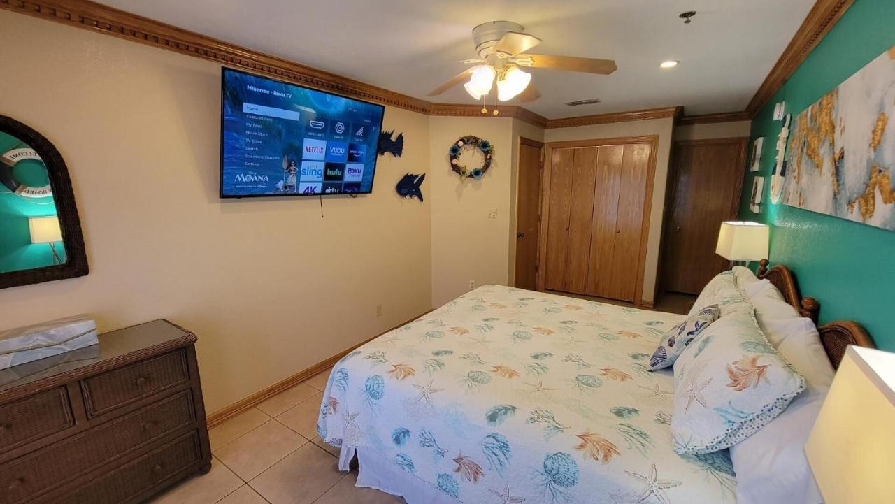 Cozy 2 Bedroom With Big Pool - Campeche Triplex Unit C Home South Padre Island Exterior photo