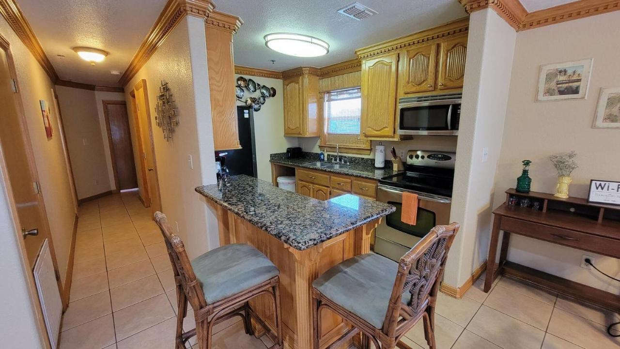 Cozy 2 Bedroom With Big Pool - Campeche Triplex Unit C Home South Padre Island Exterior photo